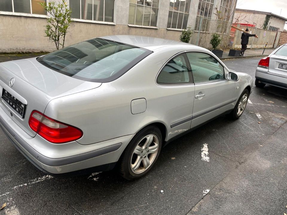 Mercedes-Benz CLK 200 in Frankfurt am Main