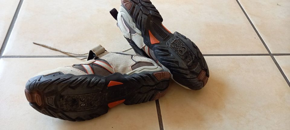 hellgraue Shimano Radschuhe Gr. 38 (Frauen) in Deckenpfronn