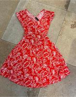 Asos Club L Sommerkleid Kleid mit Rückenausschnitt Blumen Gr. S Neuhausen-Nymphenburg - Neuhausen Vorschau