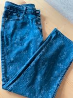 Jeans, blau mit Blümchen, Gr 42 Baden-Württemberg - Limbach Vorschau