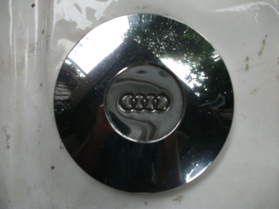 AUDI    Original Chrom-Radkappe    16  cm  Durchmesser in Limeshain