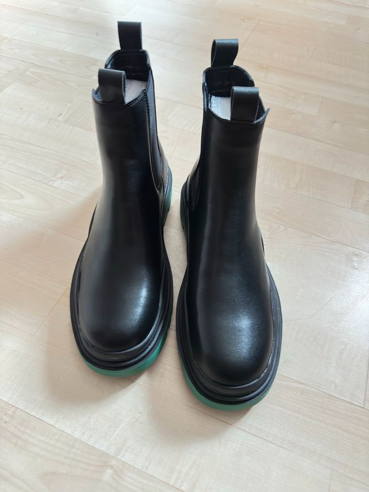 Chelsea boots in Walsrode