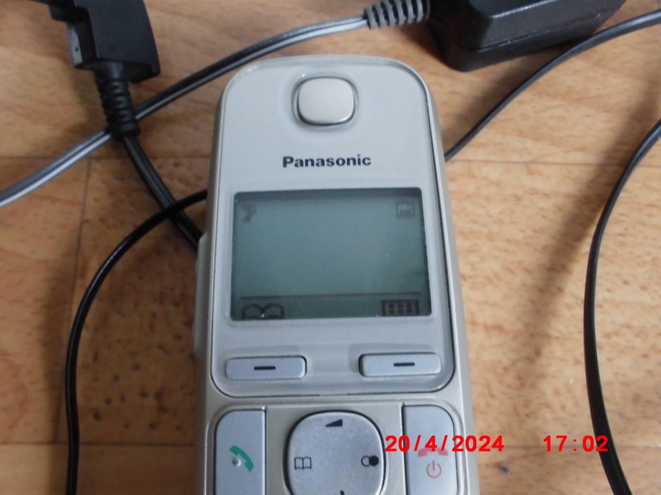 PANASONIC KX TGE220G Seniorentelefon Großtastentelefon in Bremen