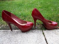 Dunkel-Rot Graceland Plateau Lack Pumps Gr.38 Bayern - Gersthofen Vorschau