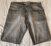 Esprit & Tom Tailor Denim Hose, Shorts, Jeansshorts 36 Niedersachsen - Lehrte Vorschau