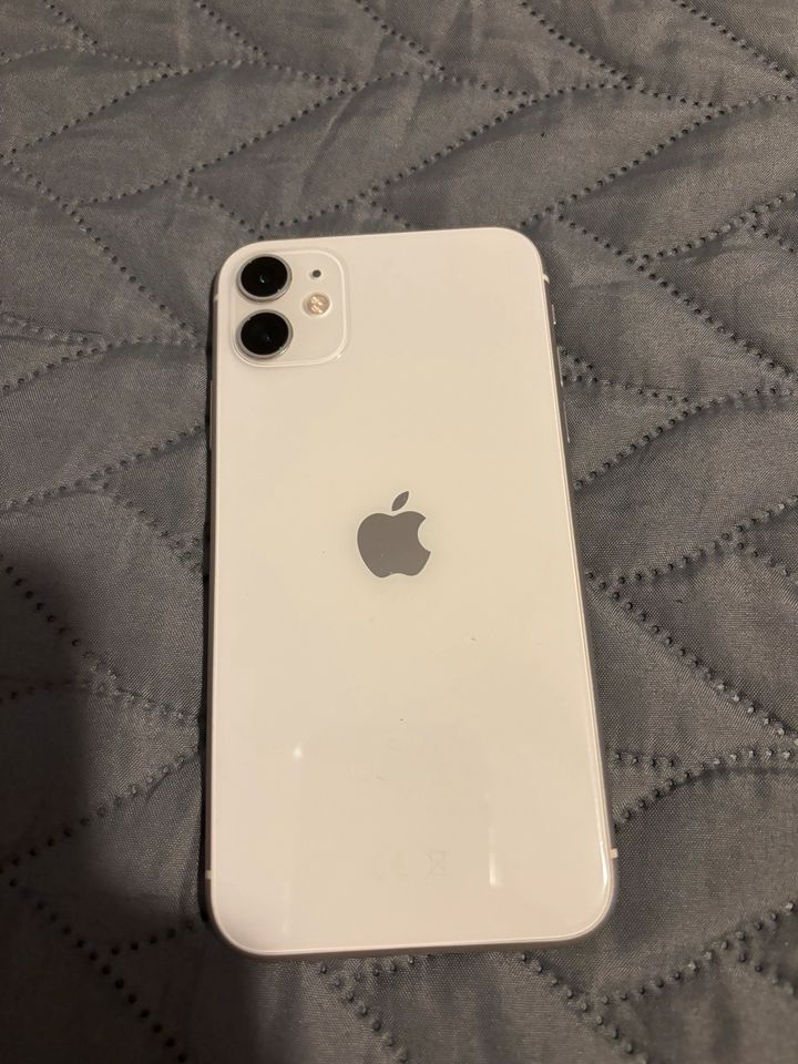 iPhone 11 64gb in Frankfurt am Main