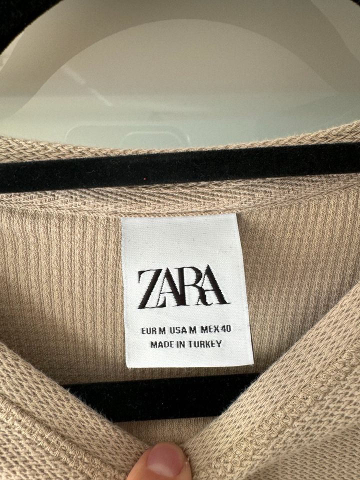 Zara T-Shirt S in München