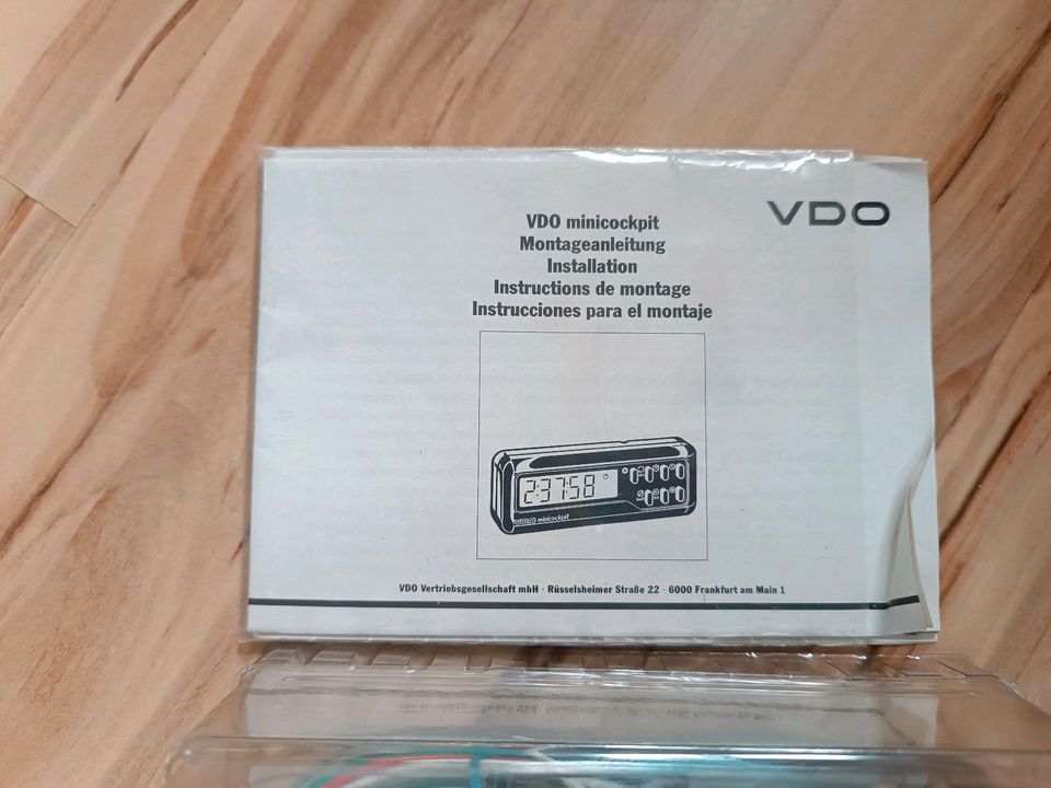 VDO Minicockpit X10.110/000/015 Zusatzinstrument Thermometer Uhr in Marxheim