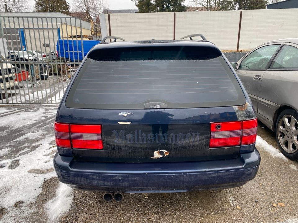 VW Passat 35i | Schlachtfest Teile Türe Motorhaube Felgen in Backnang