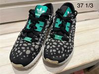 Damen Adidas Torsion Sneaker Turnschuhe schwarz weiß Größe 37 1/3 Dresden - Pieschen Vorschau