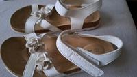 weiße Sandalen mit Blumen Gr 33 Brandenburg - Cottbus Vorschau