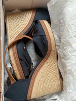 Tommy Hilfiger Damen Sandalen Keilsandalette 37 Essen - Essen-Ruhrhalbinsel Vorschau