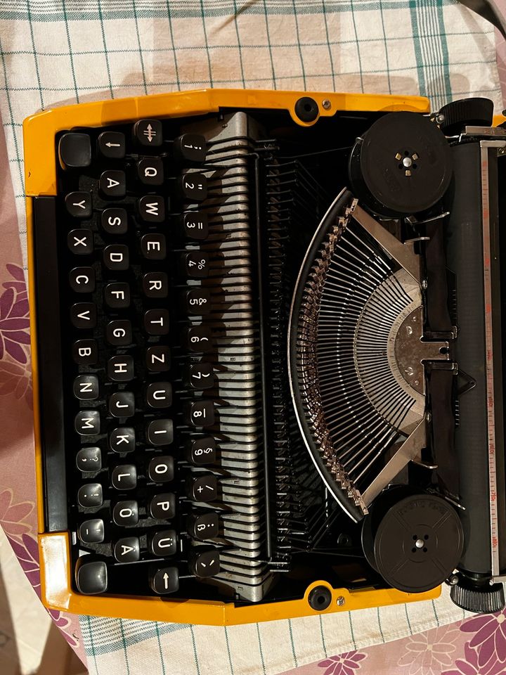 Schreibmaschine Silberette in Hirschfelde