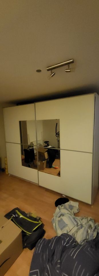 Schwebetürenschrank  Kleiderschrank NUR BIS MORGEN in Darmstadt