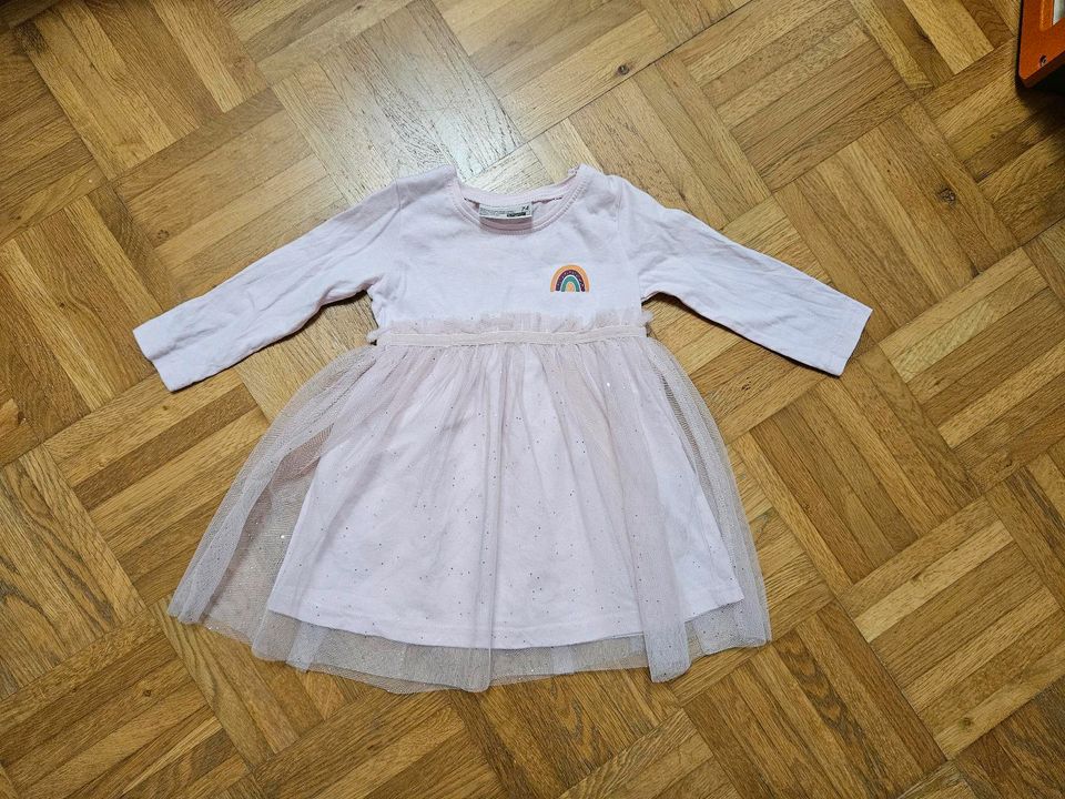 Baby Hose Strickjacke und Kleid Größe 74 in Dortmund