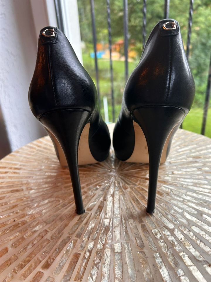 Guess Absatzschuhe Damen Größe 39 schwarz Business neuwertig in Waltrop