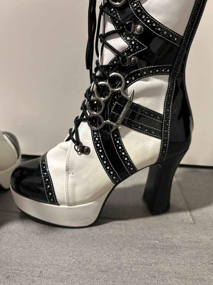 Stiefel Mittelalter Funtasma Exotica schwarz weiß bw  NEU in Drochtersen