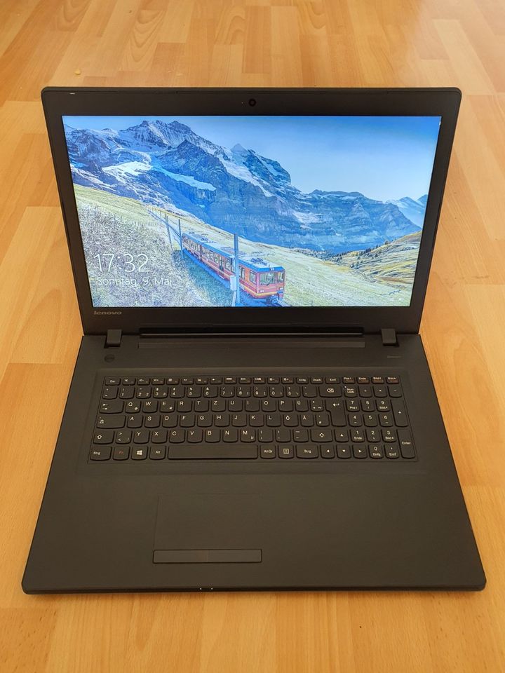 Lenovo Notebook 17.3" i7- 6500U, 8GB RAM, 1TB Laptop Computer in Berlin