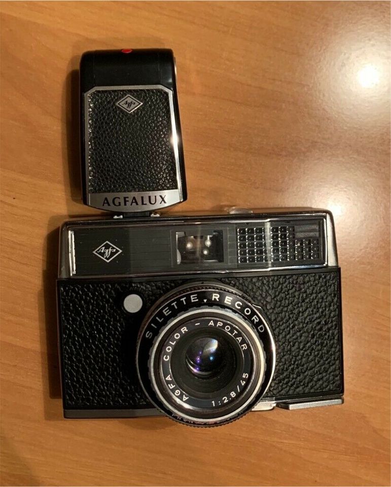 Alte Kamera Agfa Silette Record + Ledertasche + Blitzaufsatz in Aurach