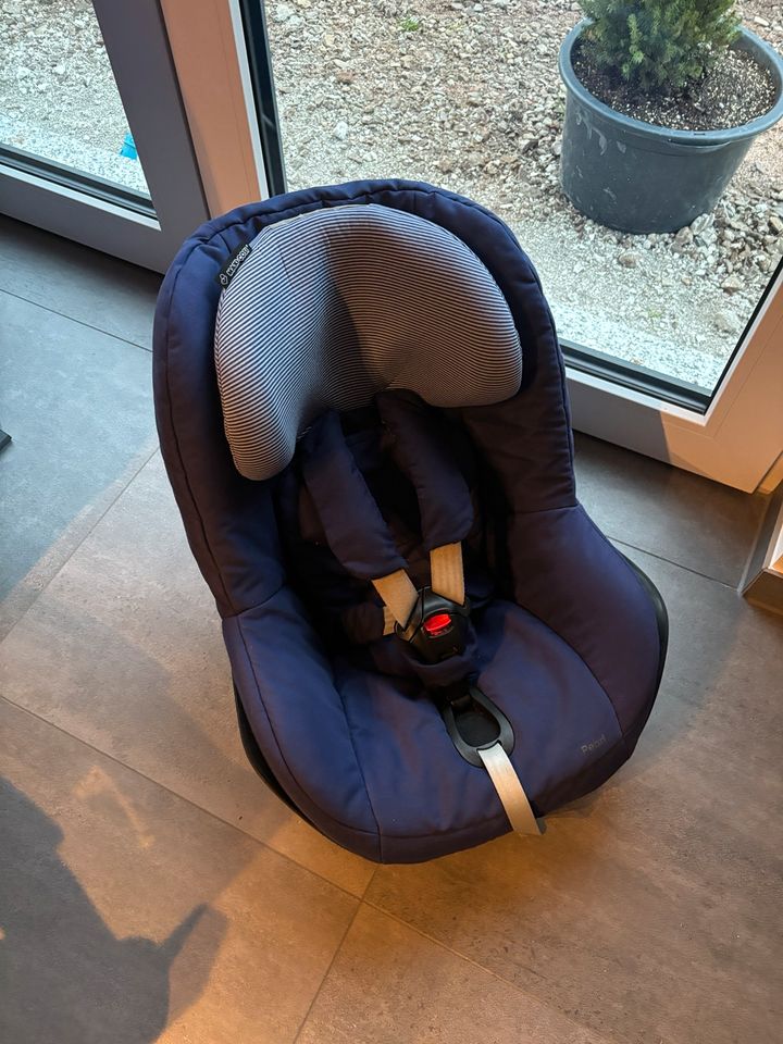 Maxi Cosi Pearl Blau Blue Isofix Familyfix Kindersitz in Krauthausen