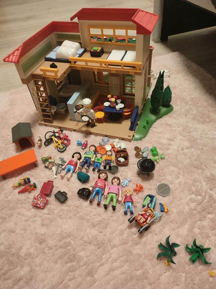 Playmobil 4857 Ferientraumhaus viel extra Zubehör in Meppen