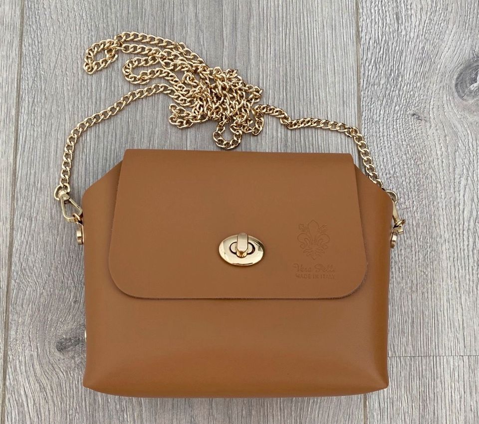 Umhängetasche Vera Pelle Italy Leder Cognac Kette Gold wie NEU! in Struppen