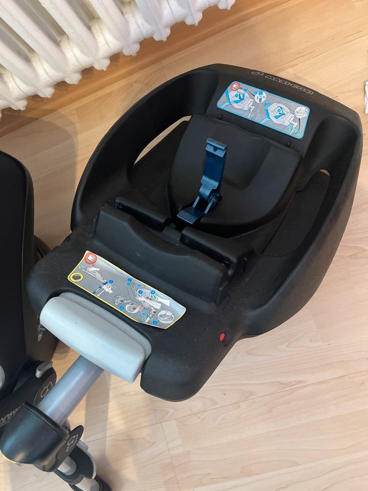 Maxi Cosi Cabrio Fix mit Isofix Station in Nüdlingen