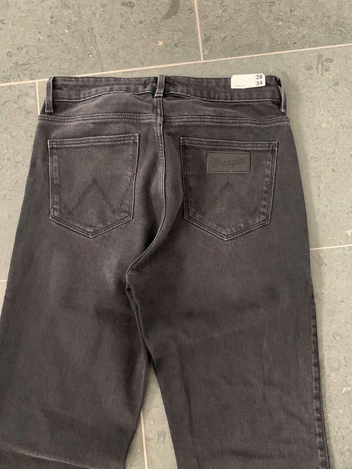 Wrangler Flare Jeans 28x34 in Anröchte