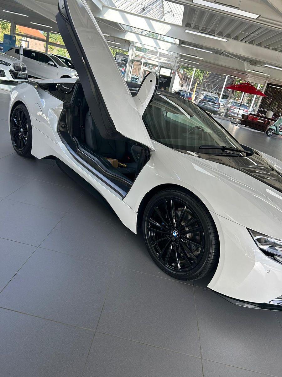 Abbildung des Autos BMW i8 Roadster -