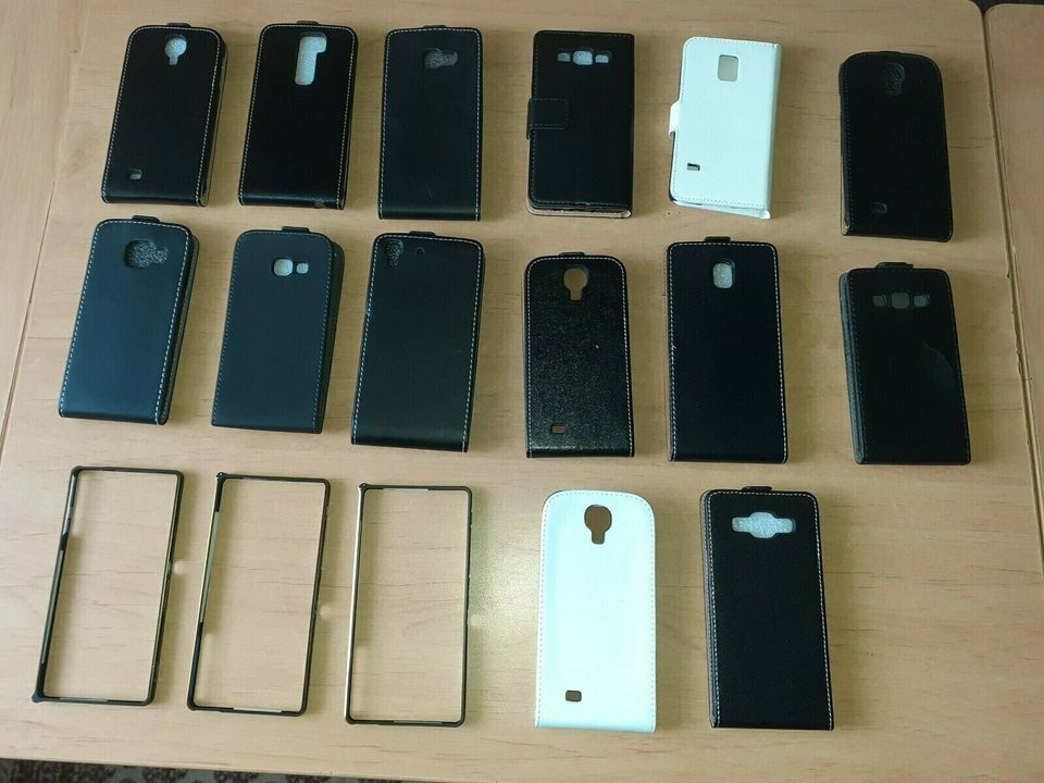 14 Handy Hüllen ,3 Rahmen Lederhüllen für versch. Modelle Samsung in Salzwedel