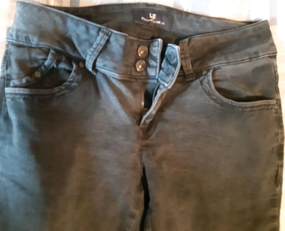 LTB Molly Jeans  schwarz 30/32 in Lindlar