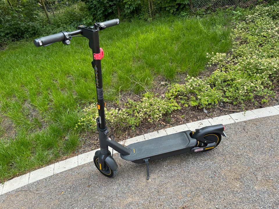 E-Scooter SEGWAY-NINEBOT Max G2 D in Dortmund
