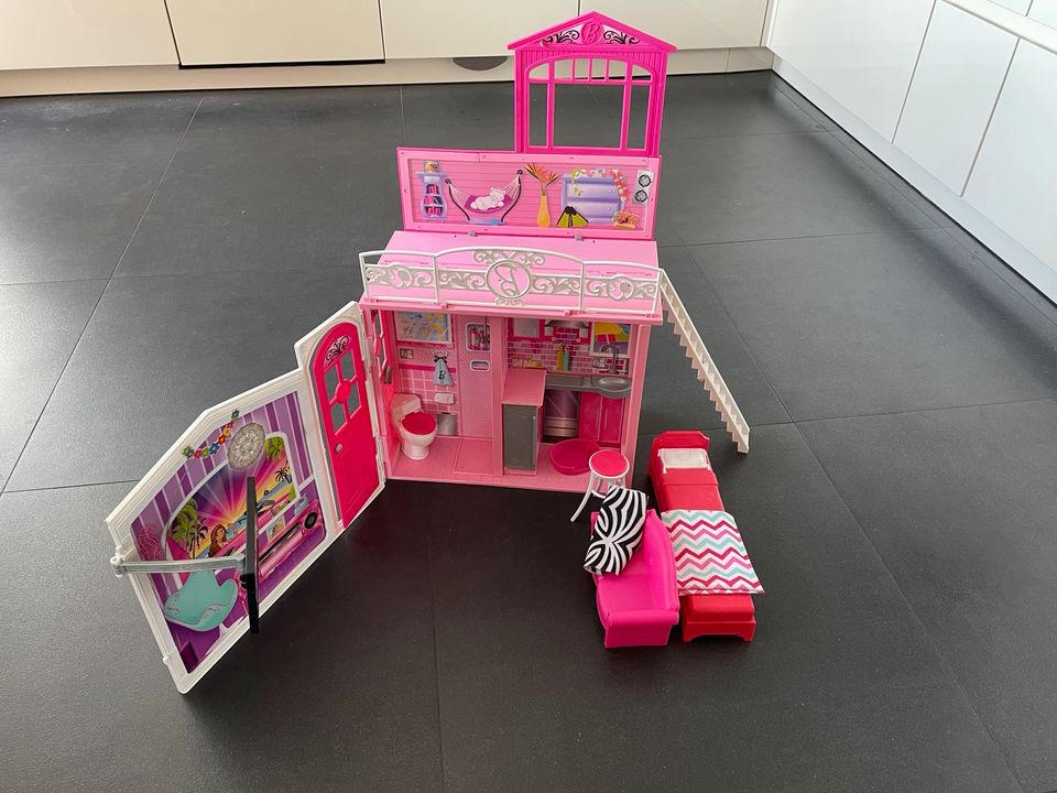 Barbie Puppe Mariposa Glam Haus Pferd Zubehör in Hilpoltstein