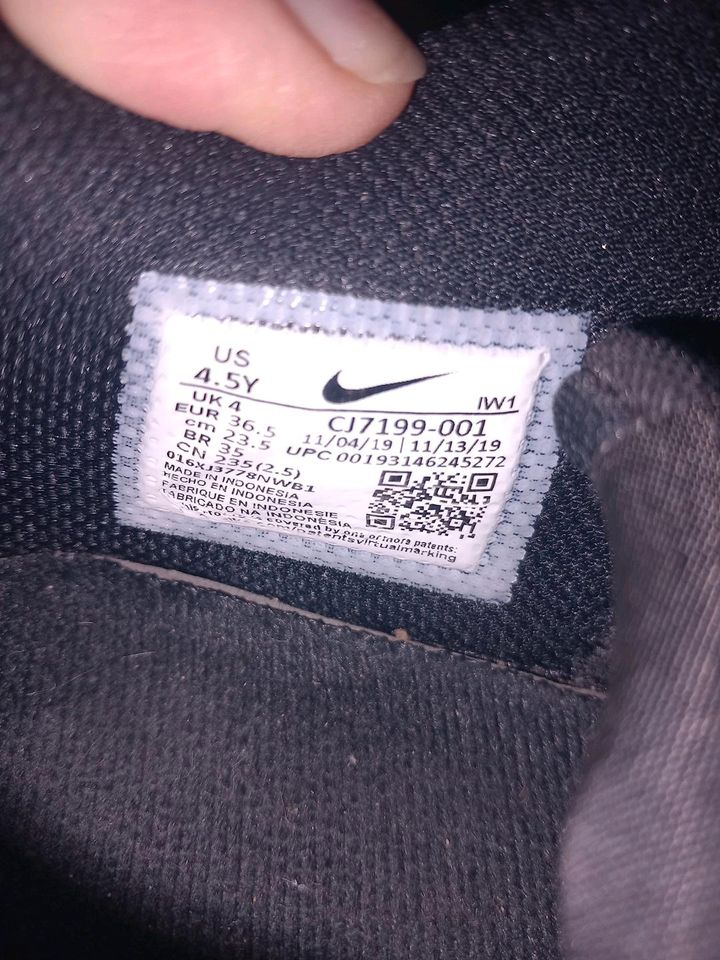 Nike Schuhe Gr.36,5 in Wismar
