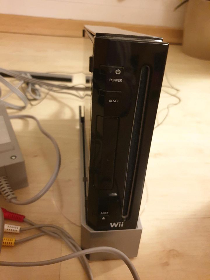 Nintendo Wii inkl. 4 Spiele in Versmold