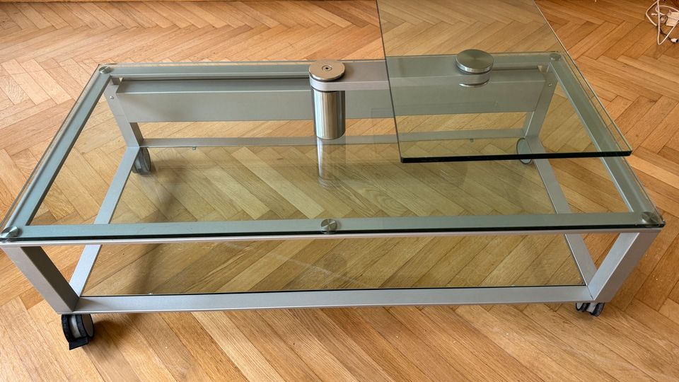 TV Rack TV Unterschrank Glas / Metall auf Rollen in Rietberg