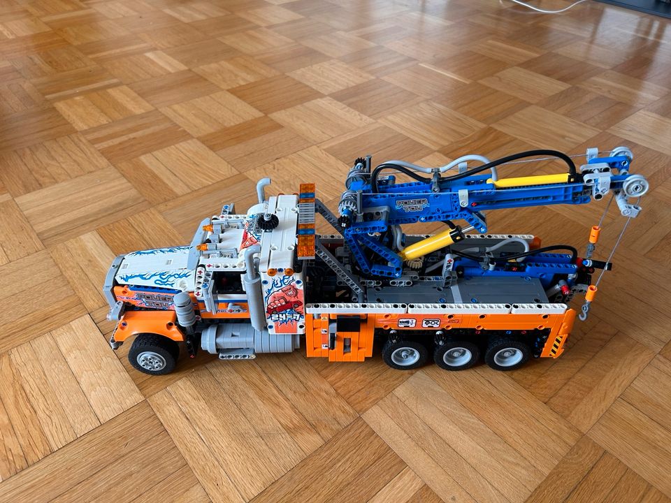 LEGO® Technic Schwerlast-Abschleppwagen in Hannover