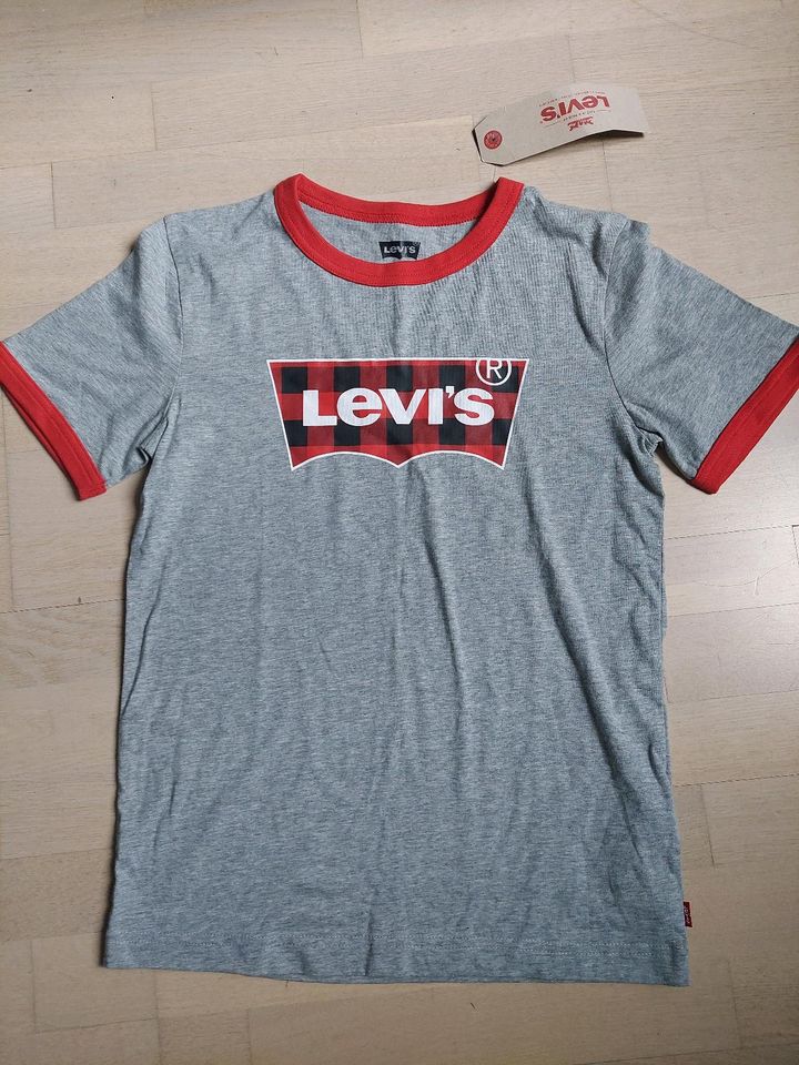 Levis T-Shirt Gr 152 und 164 neu in Konstanz