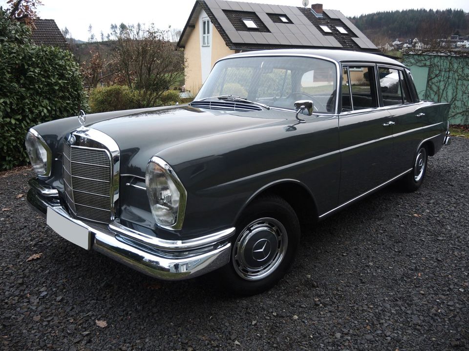 Mercedes-Benz 230S · seltener Originalzustand! · nur 68TKM in Hausen (Wied)