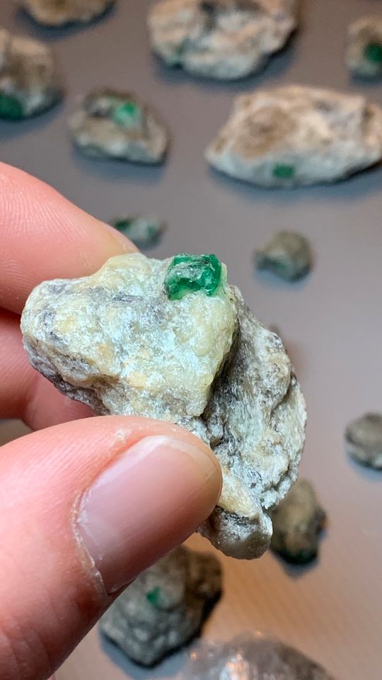 Über 100 Smaragd Stufen swat Pakistan mine - Mineralien Sammlung in Oelsnitz/Erzgeb.