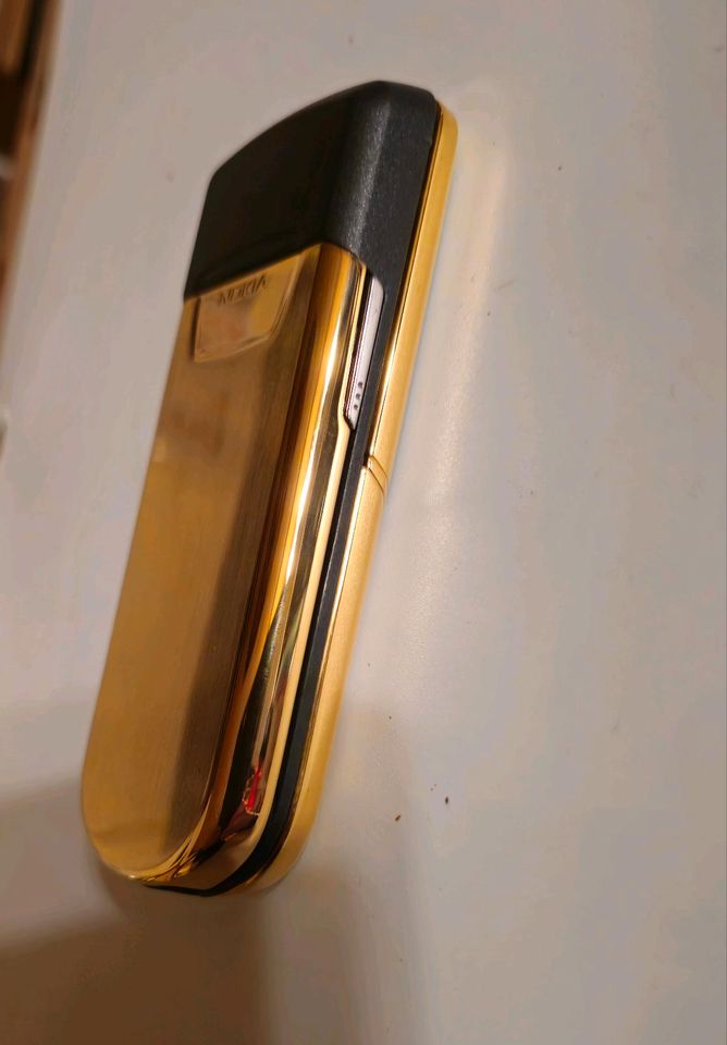 Nokia 8800 Slider Handy, Gold, defekt in Euskirchen