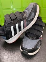 Adidas Turnschuhe Hallenschuhe non marking Größe 32 Niedersachsen - Winsen (Luhe) Vorschau