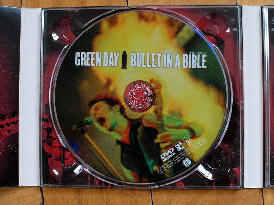 CD+DVD "Green Day - Bullet In A Bible" (FSK 0) in München