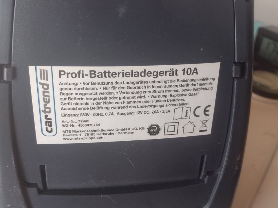 Profi Batterieladegerät 10A von Conrad für Auto und Motorrad in Mücke