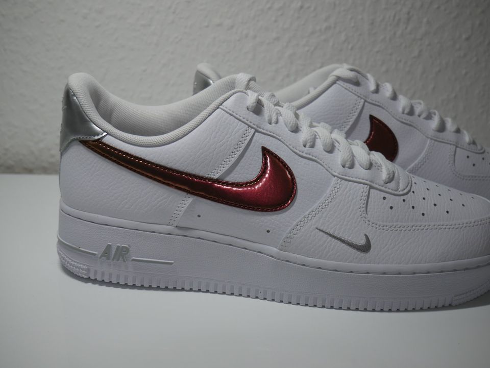 Nike Air Force 1 '07 Weiß Metallic Leder Gr. 44 UVP 130,- NEU Men in Bochum