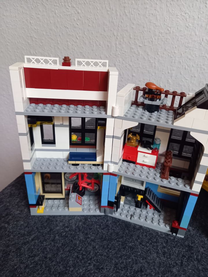 LEGO CREATOR: Fahrradladen & Café (31026) in Spenge