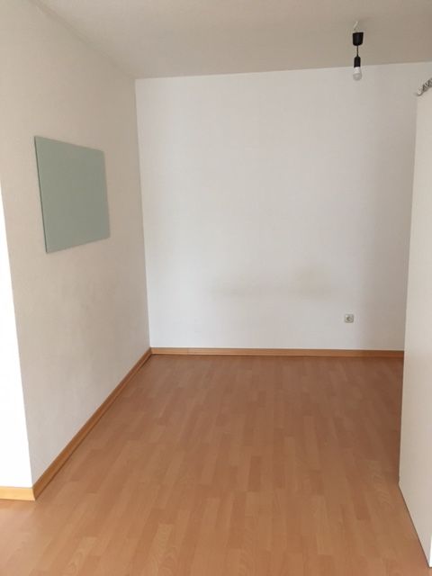 1 Zimmer-Appartement (44 qm) Nähe TU Chemnitz + Stellplatz in Chemnitz