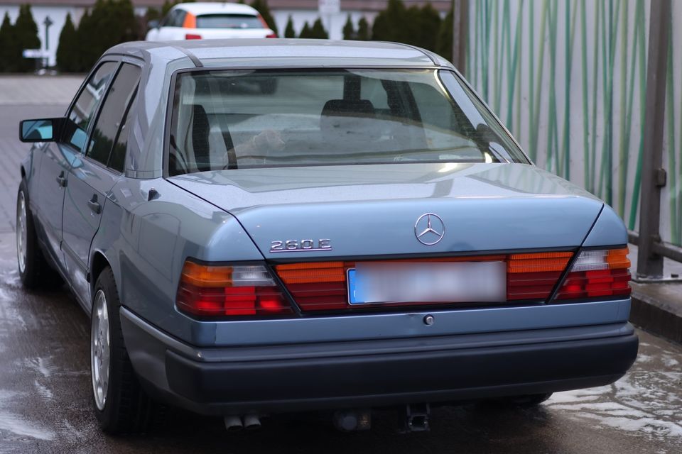 Mercedes-Benz W124 260E 1986 TÜV neu in Rostock