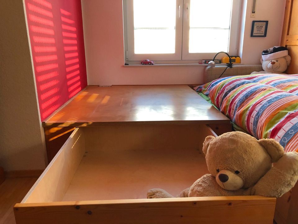 Kinderbett 90x200 mit Podest und Schublade vom Schreiner in Frankfurt am Main