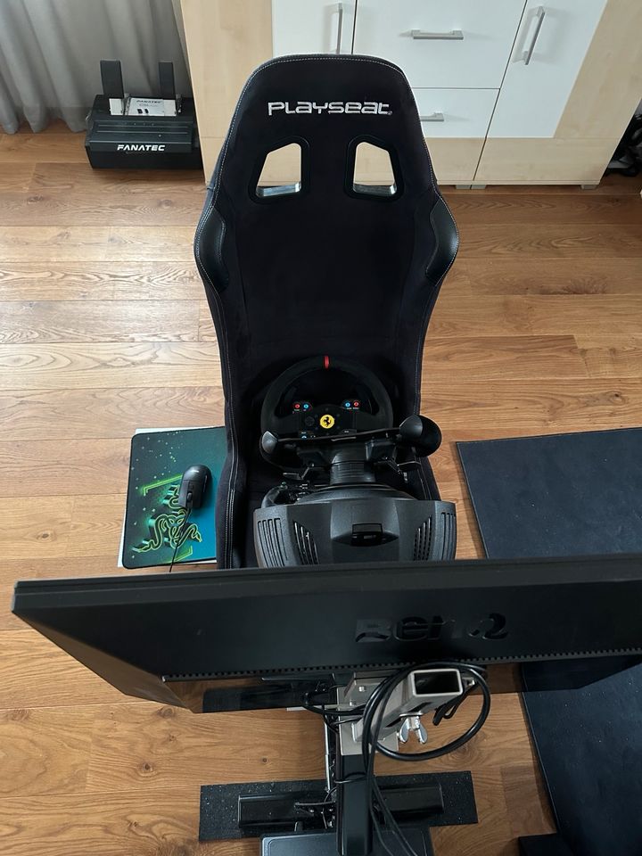 Playseat Simrig mit Monitor Halterung in Schechingen